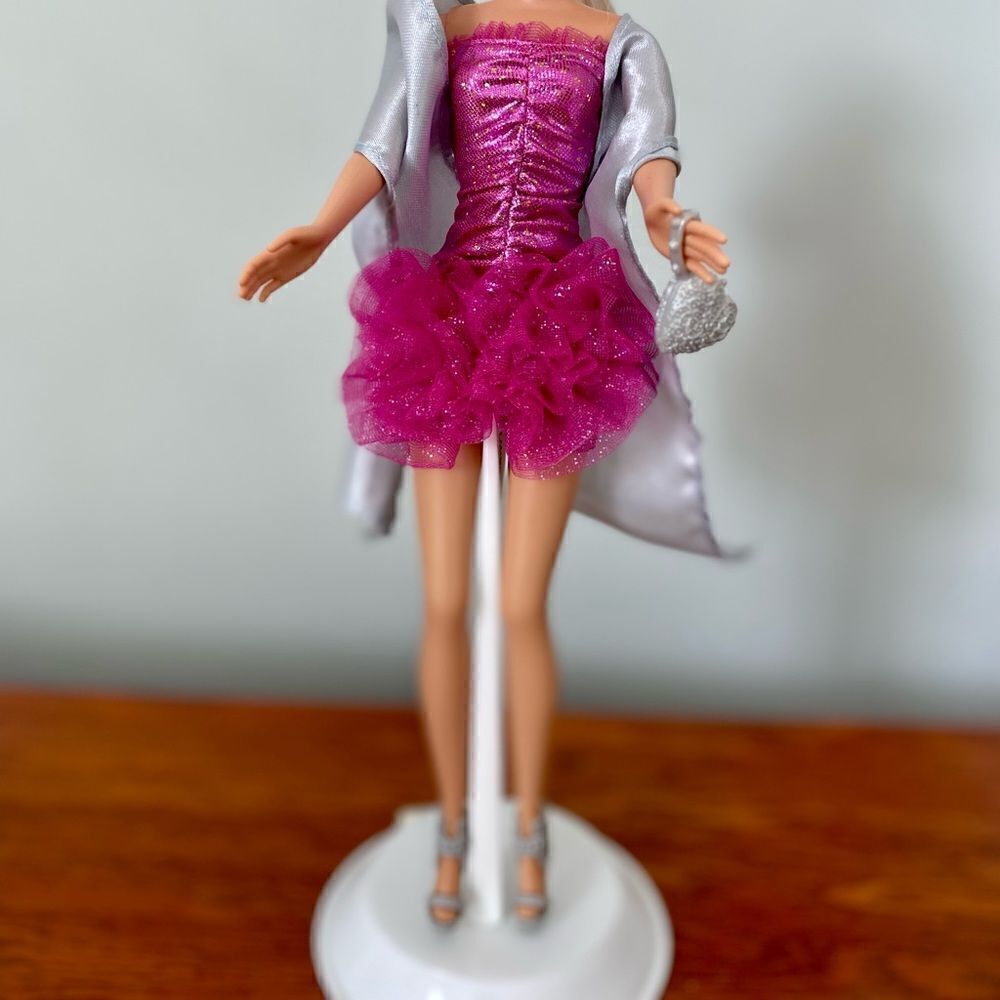Mattel Original Barbie Sparkling Pink Evening Dress, Wrap,‎ Purse & shoes Outfit - Picture 3 of 3